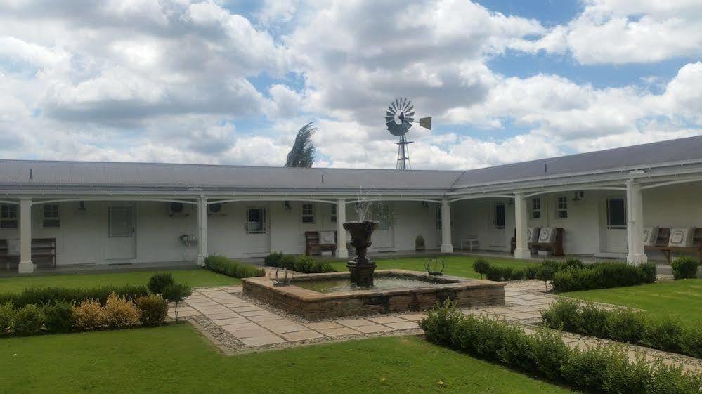 La Riviera Boutique Guesthouse & Spa Aliwal North Exterior foto